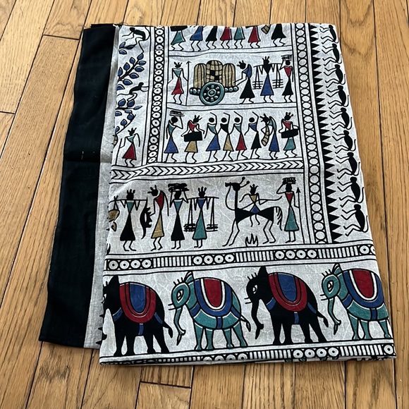 Black and grey tapestry - Picture 6 of 6